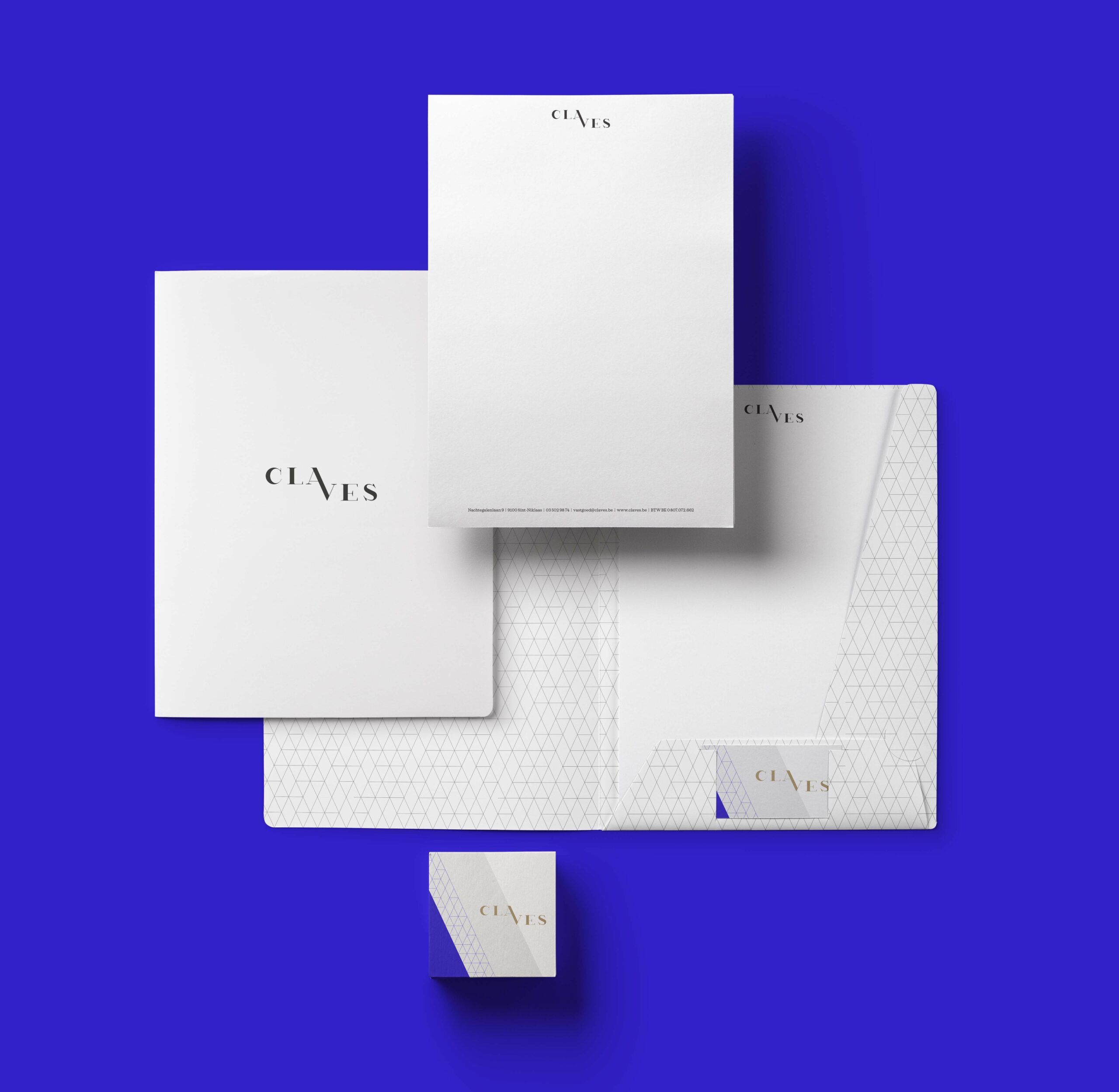 Claves - Stationery Mockup 1