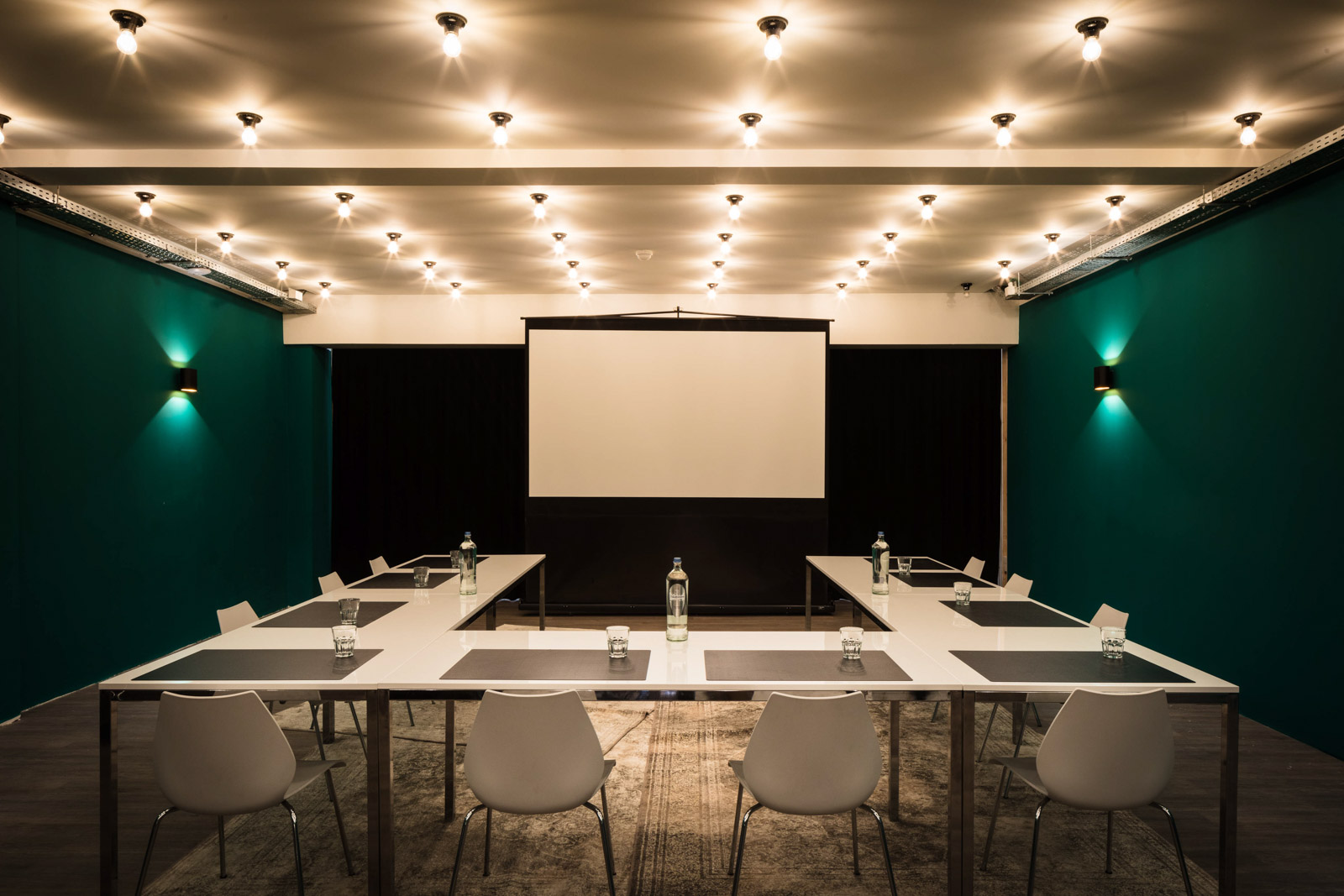 King-George_King-George-Cafe_facilities_07